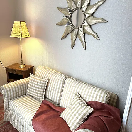 Churchill Centre Hotel 3*