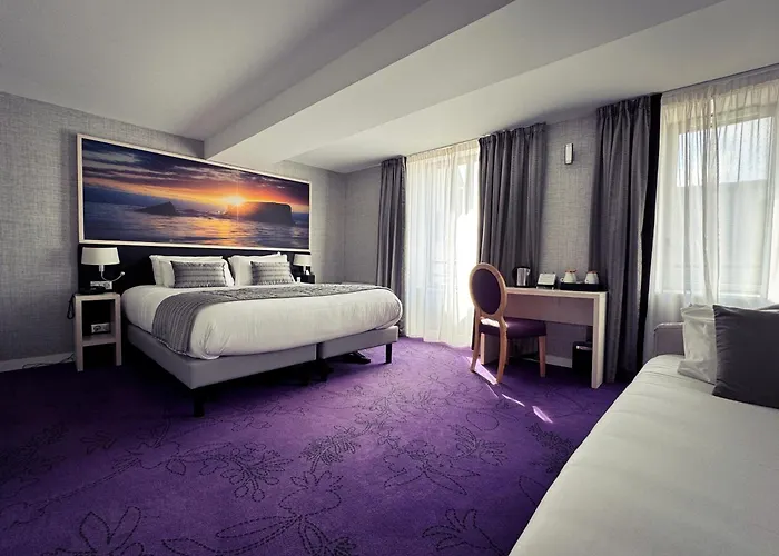 Churchill Centre 3* بايو