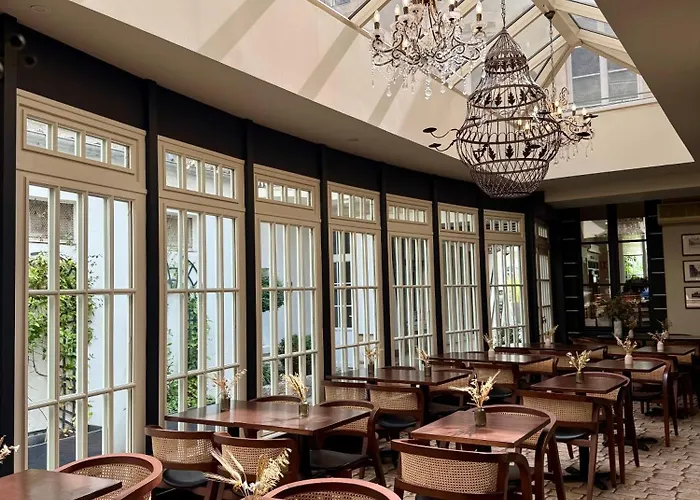 فندق Churchill Centre 3*