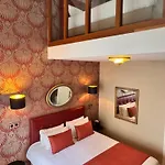 Churchill Centre מלון 3*