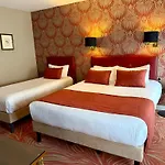Churchill Centre 3* באיו