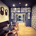 Churchill Centre מלון 3*
