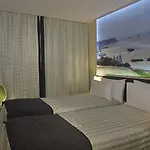 Churchill Centre 3* באיו