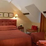 מלון Churchill Centre 3*