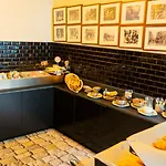 Churchill Centre מלון 3*