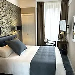 Churchill Centre מלון 3*
