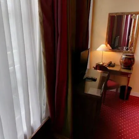 Churchill Centre Hotel 3*
