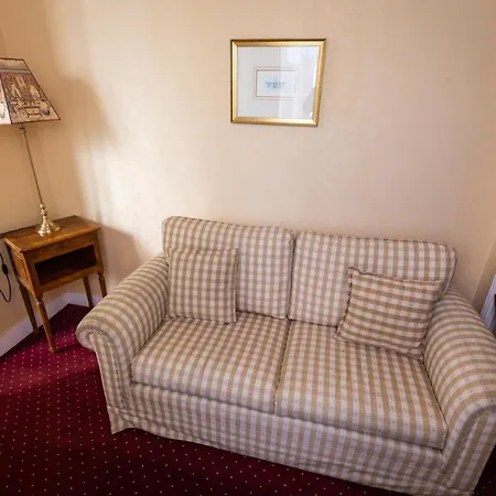 Churchill Centre Hotel
