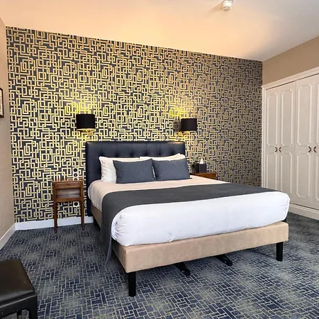 Отель Churchill Centre