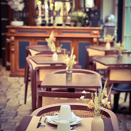 Churchill Centre Отель Байе