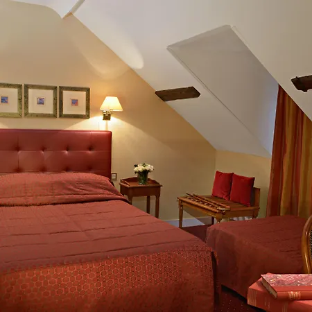 Отель Churchill Centre 3*