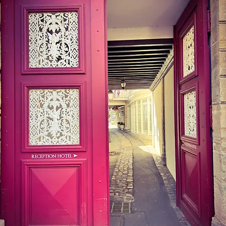 Churchill Centre بايو
