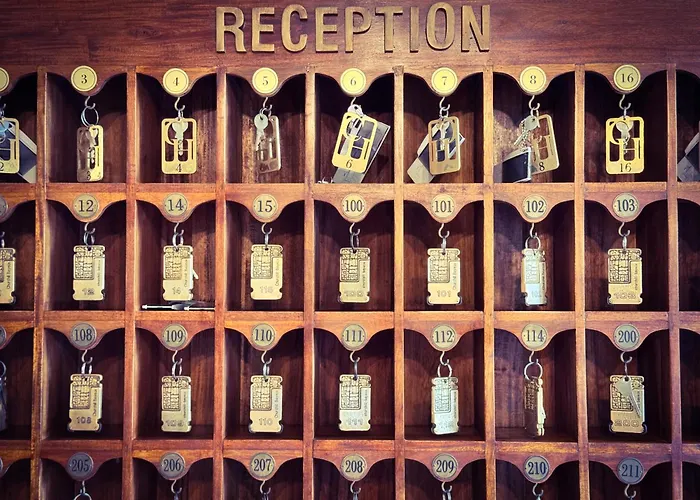 Churchill Centre Отель Байе