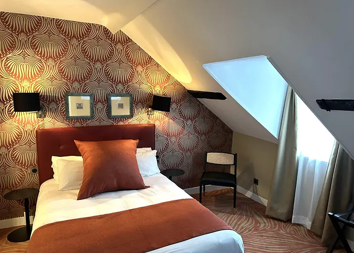 Churchill Centre Отель