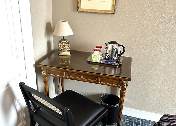 Hotel Churchill Centre Bayeux