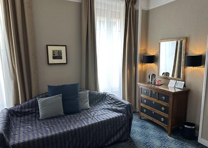 Отель Churchill Centre